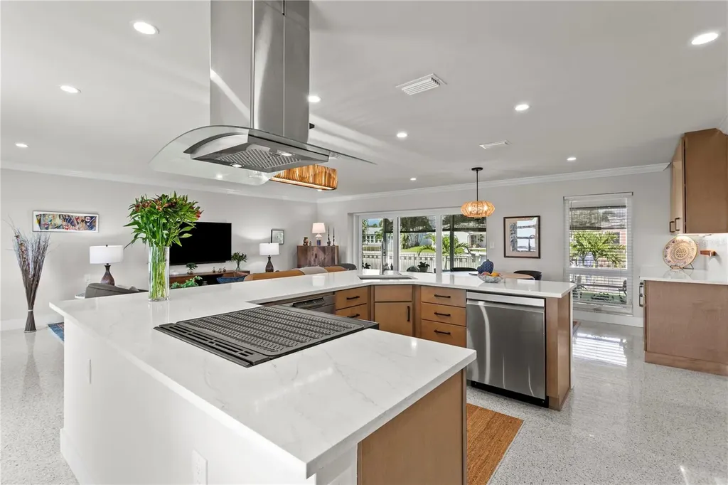 4152 13th Lane NE St Petersburg FL 33703