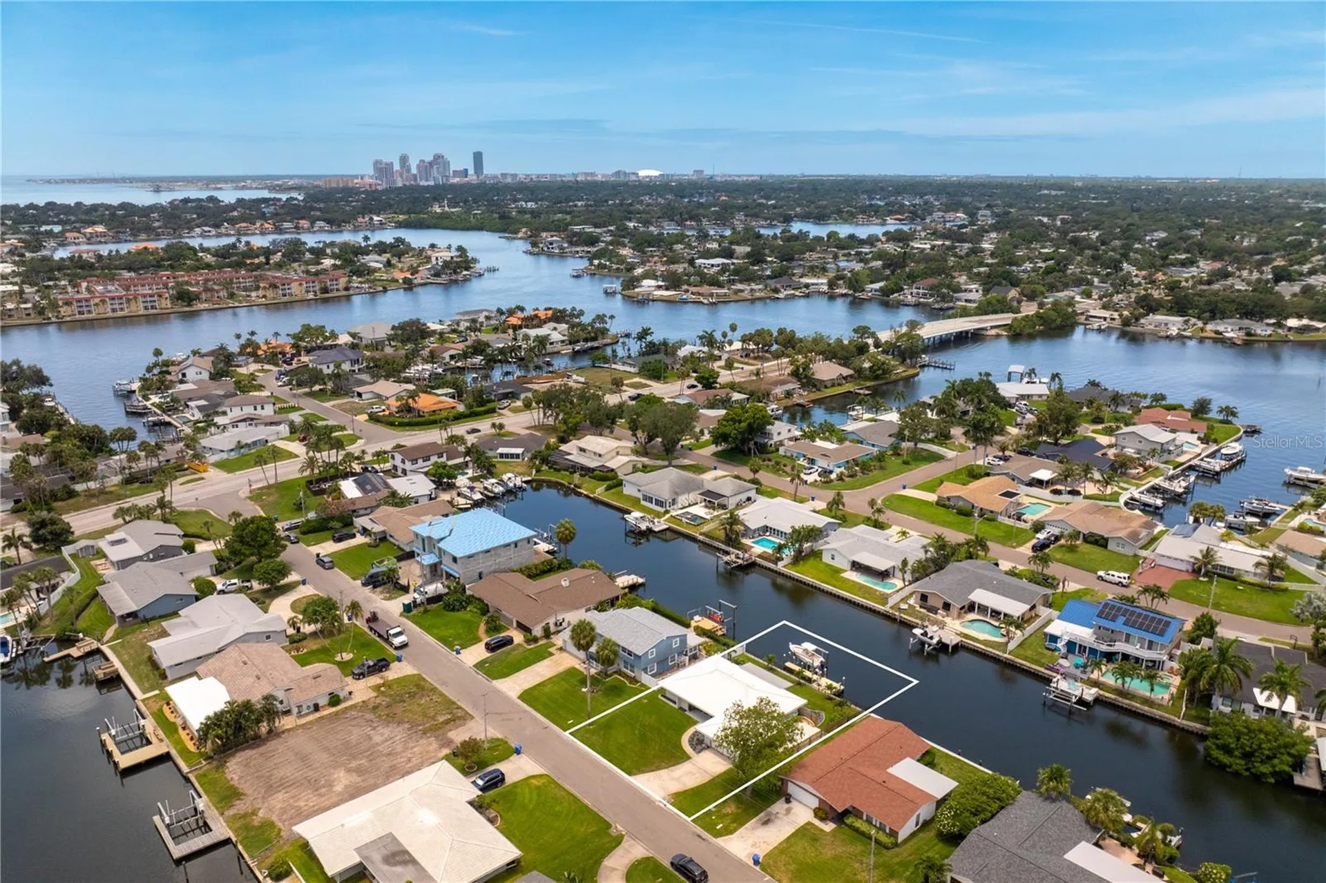 4152 13th Lane NE St Petersburg FL 33703