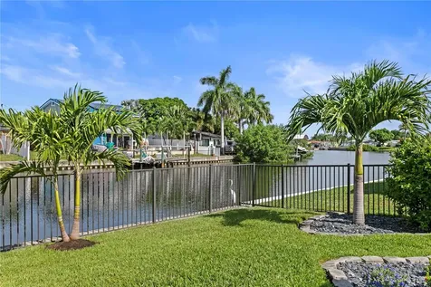4152 13th Lane NE St Petersburg FL 33703