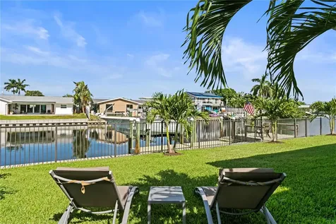 4152 13th Lane NE St Petersburg FL 33703
