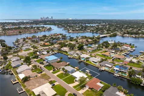 4152 13th Lane NE St Petersburg FL 33703