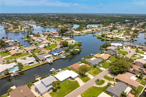 4152 13th Lane NE St Petersburg FL 33703