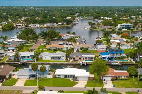 4152 13th Lane NE St Petersburg FL 33703