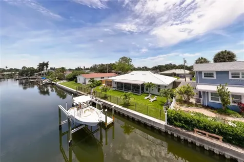 4152 13th Lane NE St Petersburg FL 33703