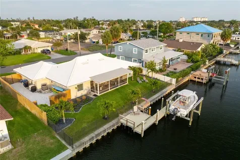 4152 13th Lane NE St Petersburg FL 33703