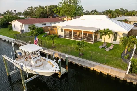 4152 13th Lane NE St Petersburg FL 33703