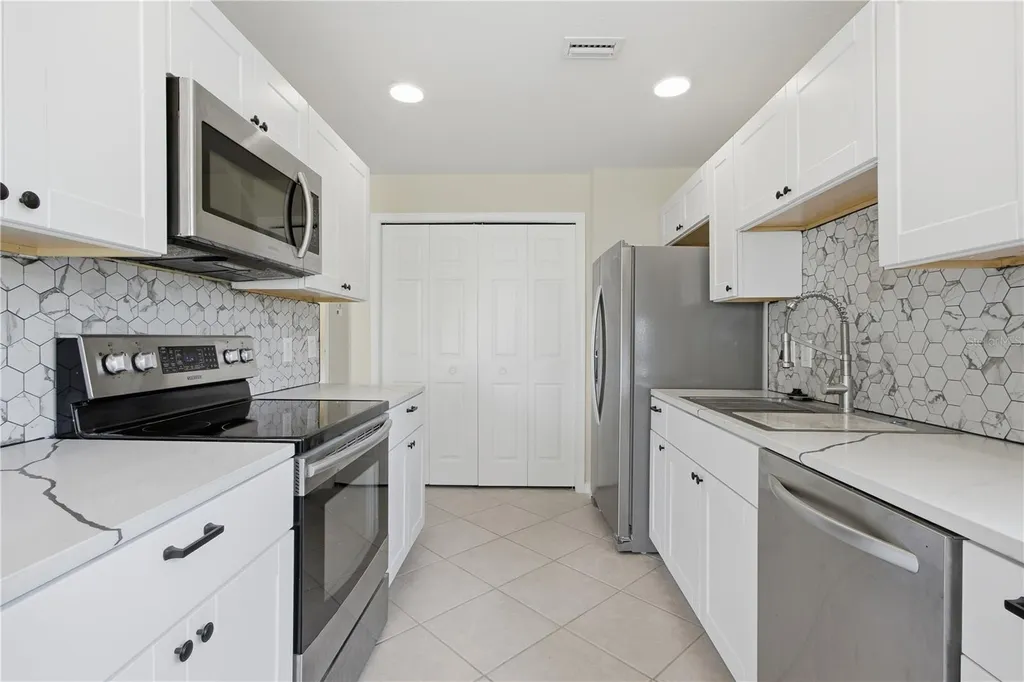 3010 Meandering Way Fort Myers FL 33905