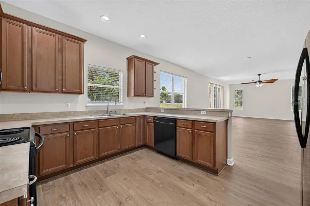 166 W 11th Street Chuluota FL 32766