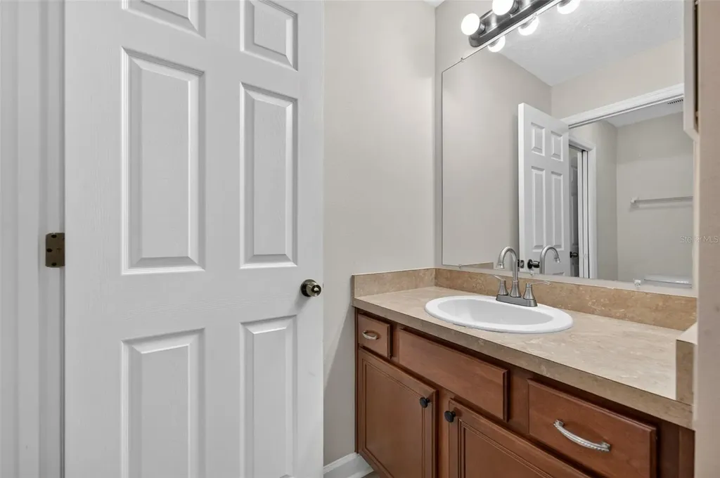 166 W 11th Street Chuluota FL 32766
