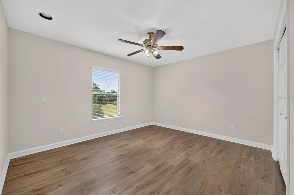 166 W 11th Street Chuluota FL 32766