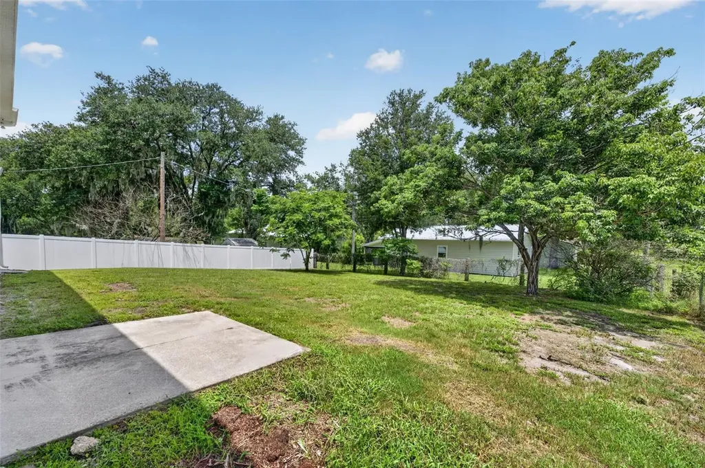 166 W 11th Street Chuluota FL 32766