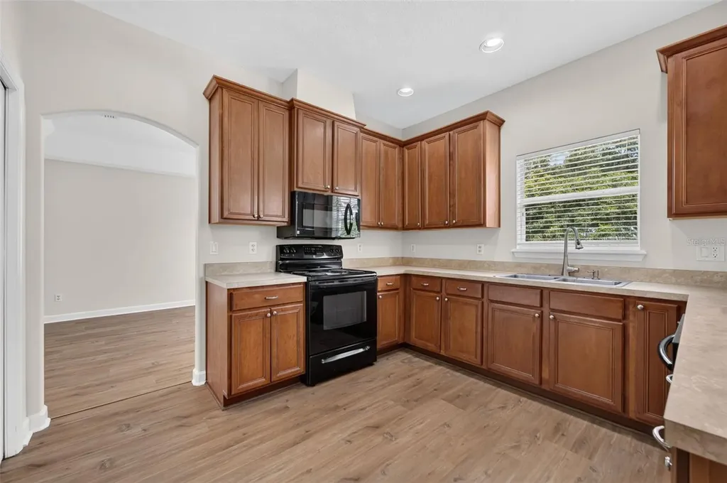 166 W 11th Street Chuluota FL 32766