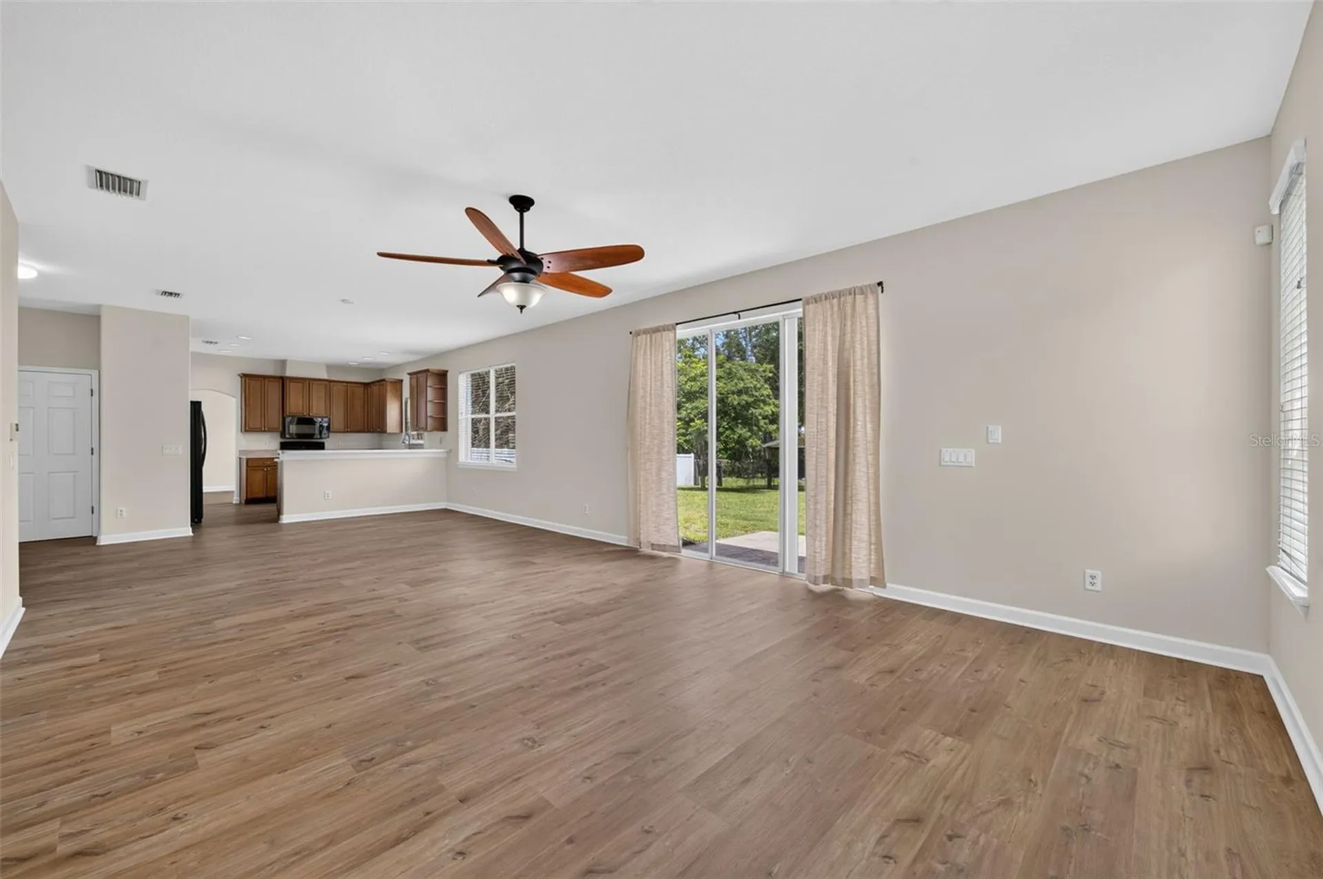 166 W 11th Street Chuluota FL 32766
