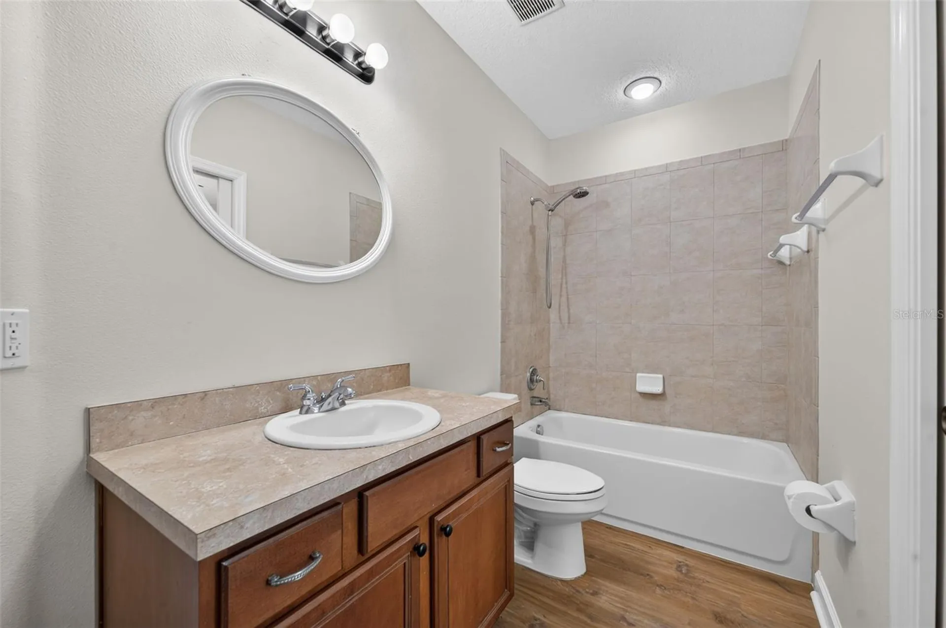 166 W 11th Street Chuluota FL 32766