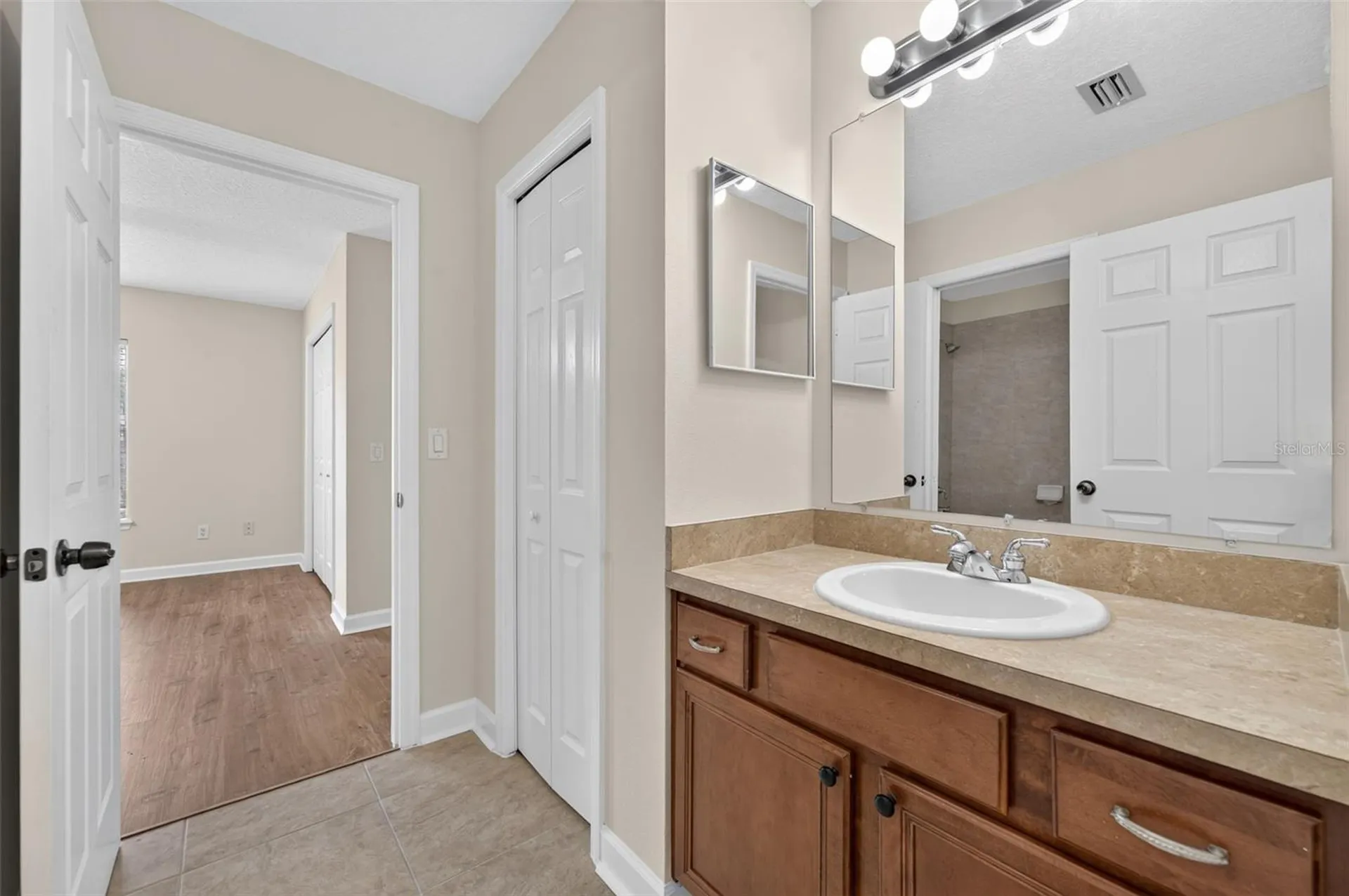 166 W 11th Street Chuluota FL 32766