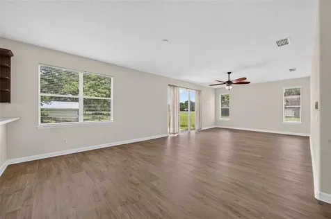 166 W 11th Street Chuluota FL 32766