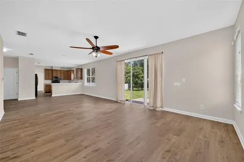 166 W 11th Street Chuluota FL 32766