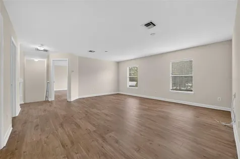 166 W 11th Street Chuluota FL 32766