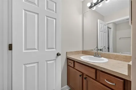 166 W 11th Street Chuluota FL 32766