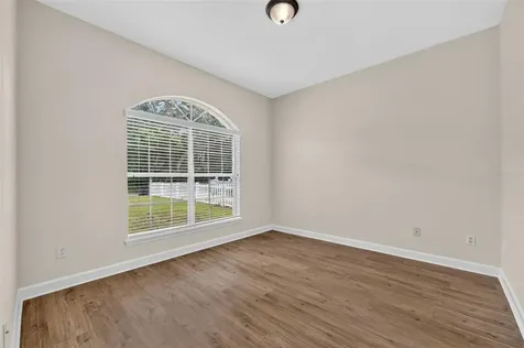 166 W 11th Street Chuluota FL 32766