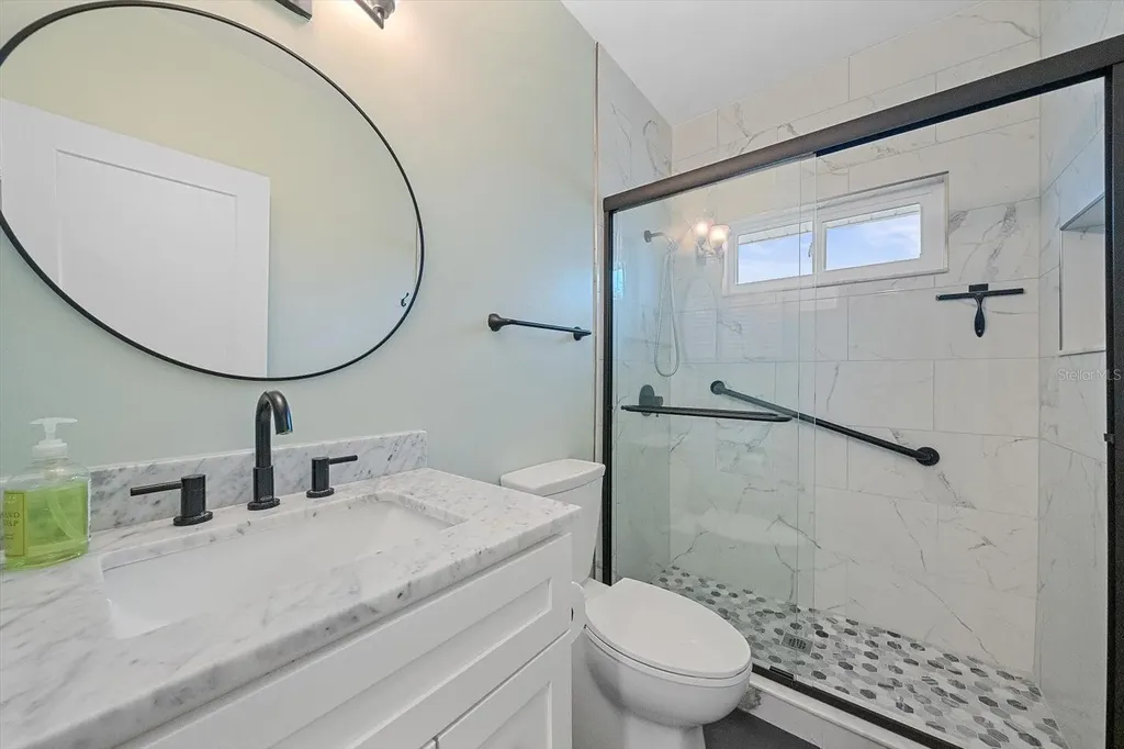5865 Tidewood Avenue Sarasota FL 34231