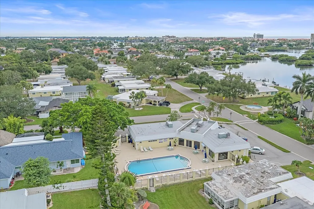 5865 Tidewood Avenue Sarasota FL 34231