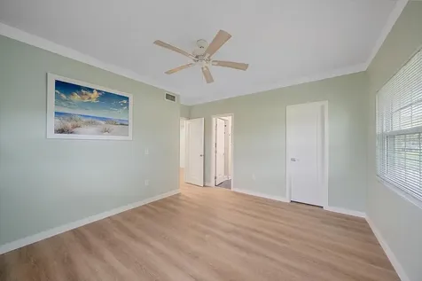5865 Tidewood Avenue Sarasota FL 34231