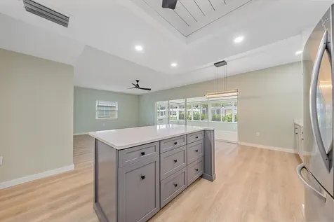 5865 Tidewood Avenue Sarasota FL 34231