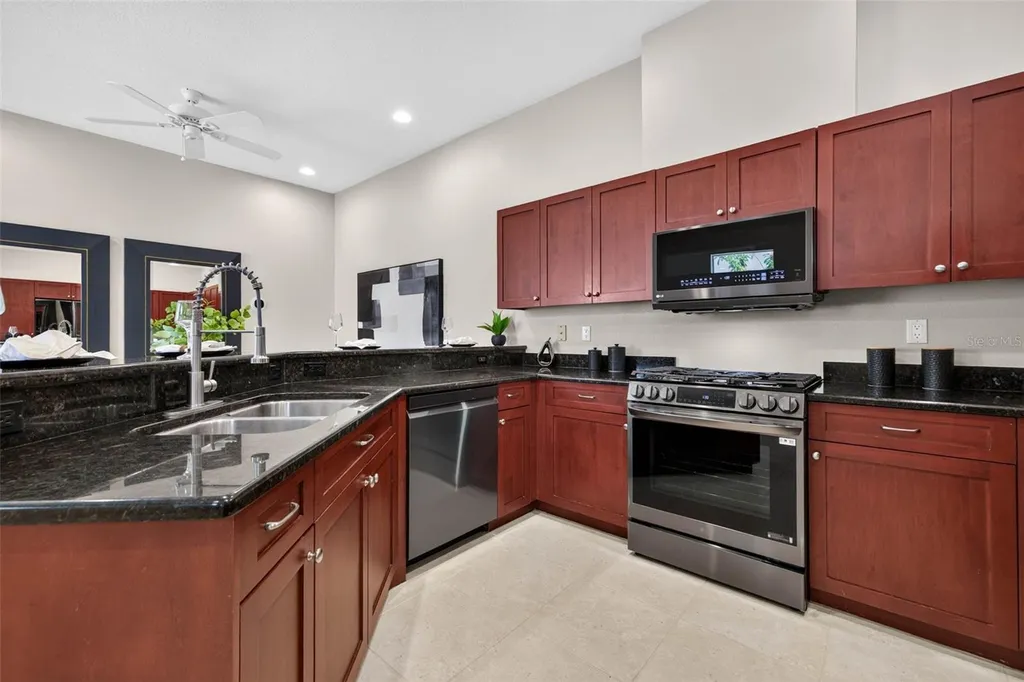 447 13th Avenue N St Petersburg FL 33701