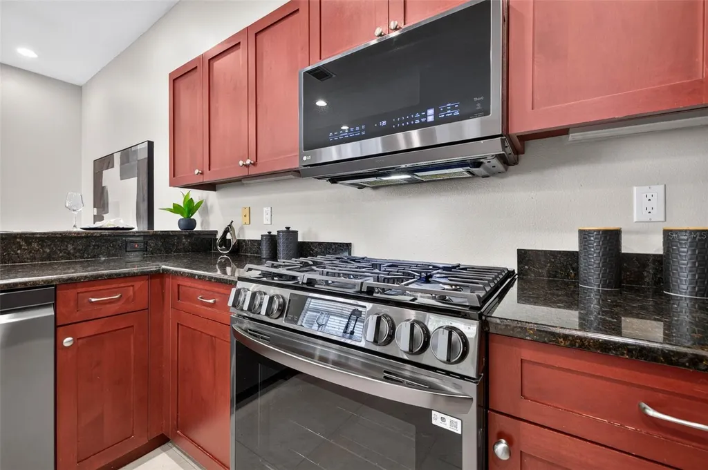 447 13th Avenue N St Petersburg FL 33701