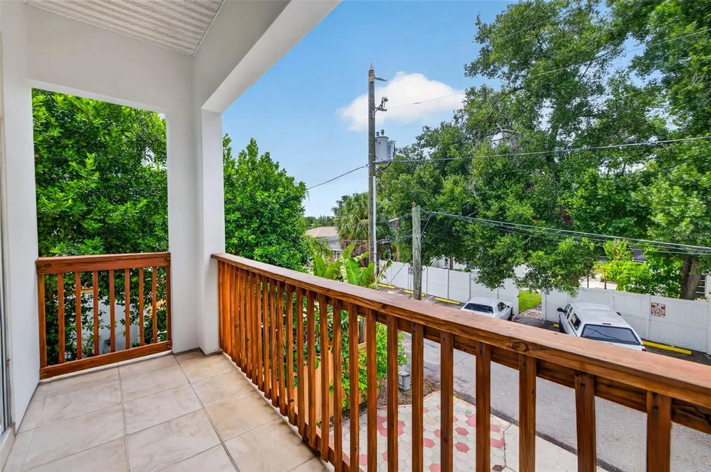 447 13th Avenue N St Petersburg FL 33701