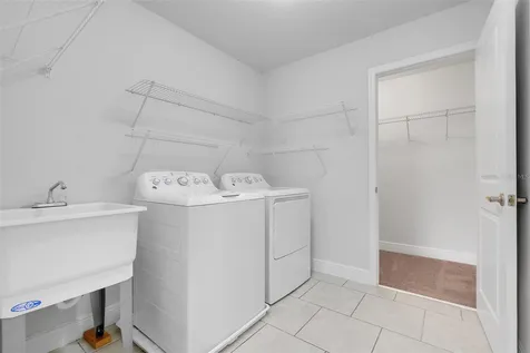1230 Stratton Avenue Groveland FL 34736
