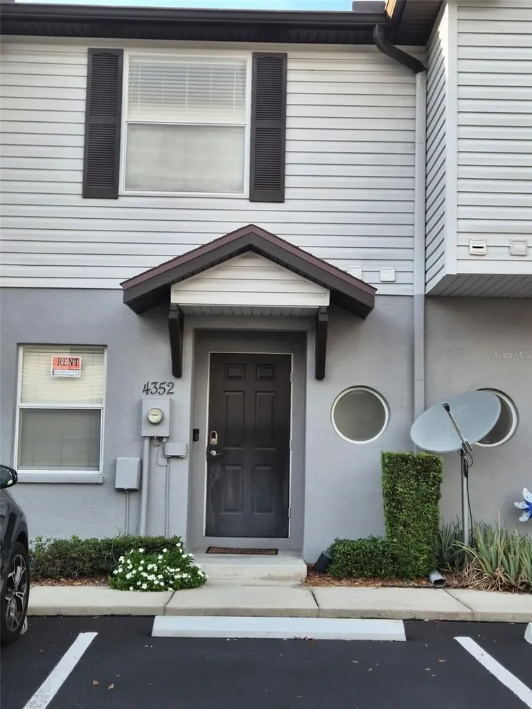 4352 Har Paul Circle Tampa FL 33614