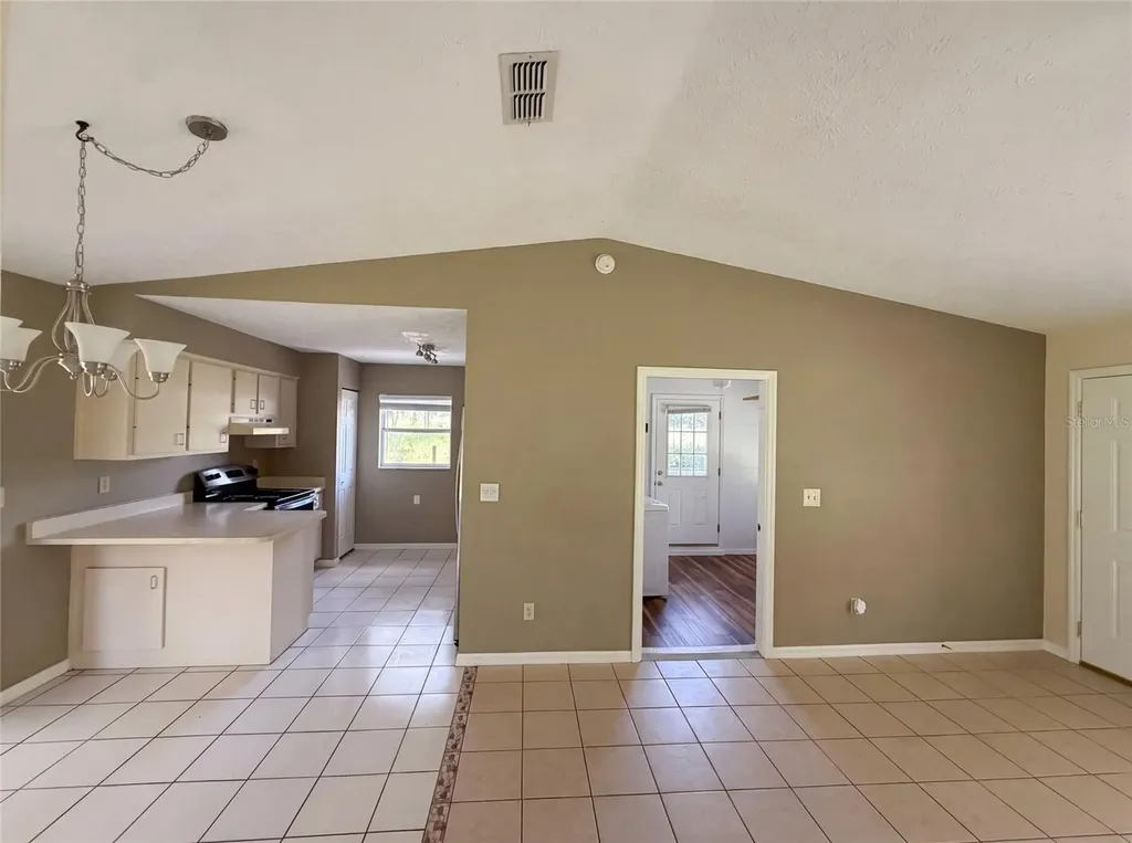 1870 SW Valencia Heights Avenue Dunnellon FL 34431