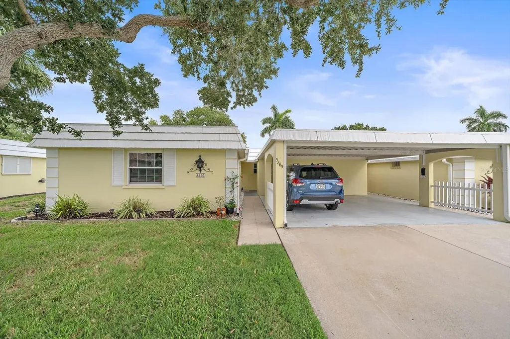 5865 Tidewood Avenue Sarasota FL 34231