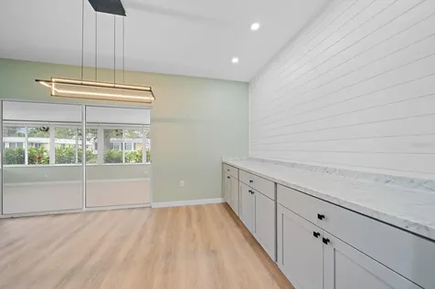 5865 Tidewood Avenue Sarasota FL 34231