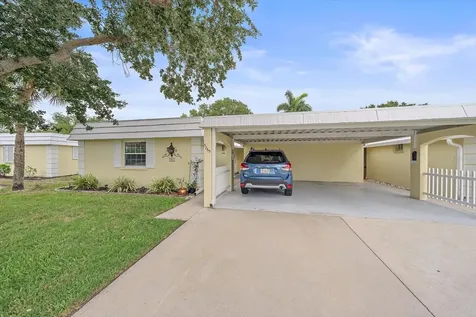 5865 Tidewood Avenue Sarasota FL 34231