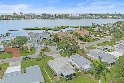 5865 Tidewood Avenue Sarasota FL 34231