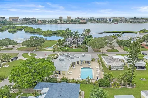 5865 Tidewood Avenue Sarasota FL 34231