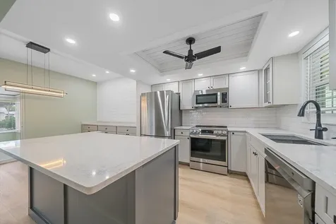 5865 Tidewood Avenue Sarasota FL 34231