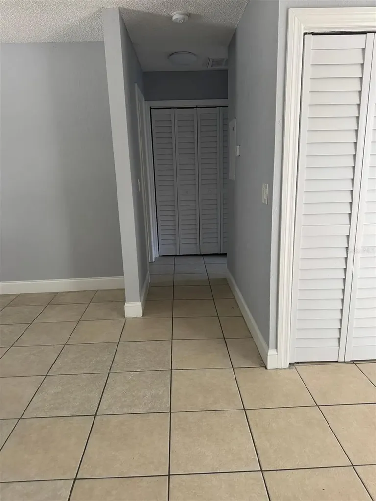 5708 N Lincoln Avenue Tampa FL 33614