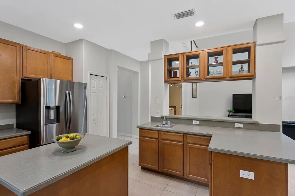 2328 Messenger Circle Safety Harbor FL 34695