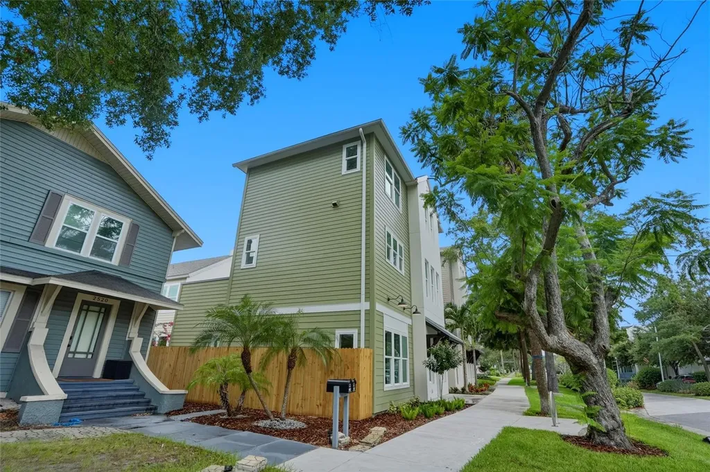 2540 1st Avenue N St Petersburg FL 33713