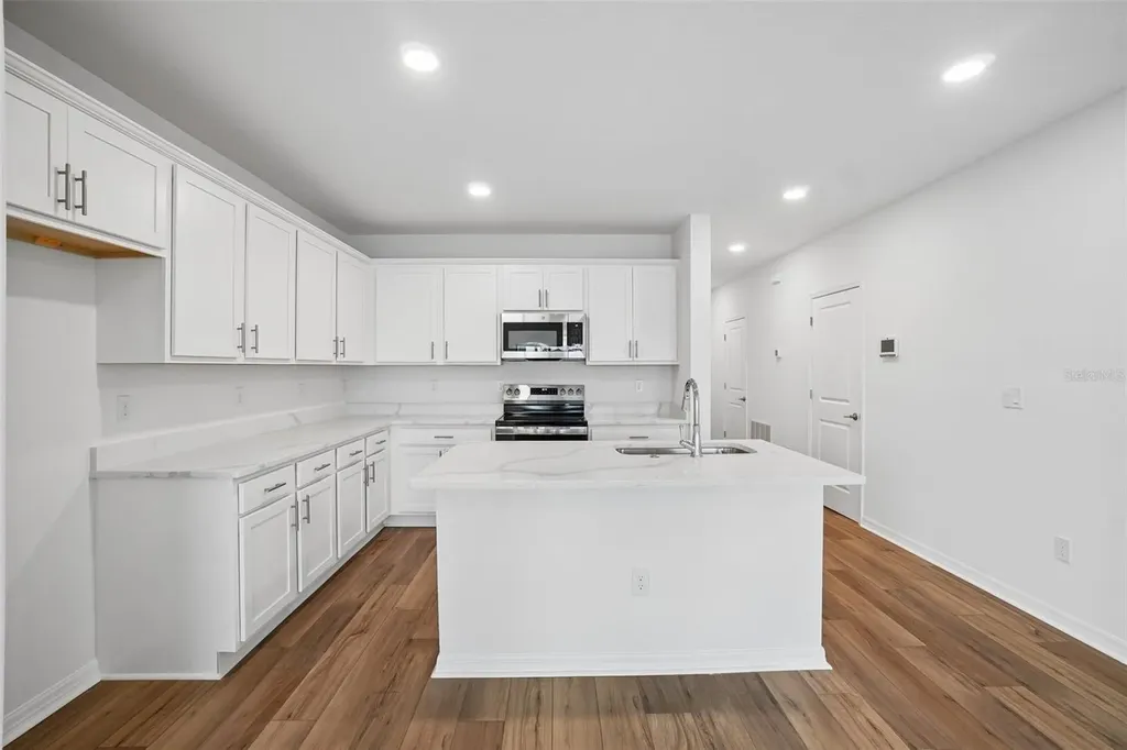 6844 Holcombe Down Drive Zephyrhills FL 33541