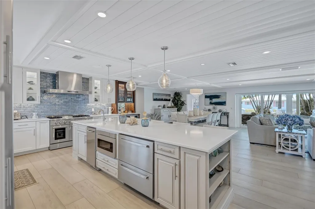 571 Ranger Lane Longboat Key FL 34228