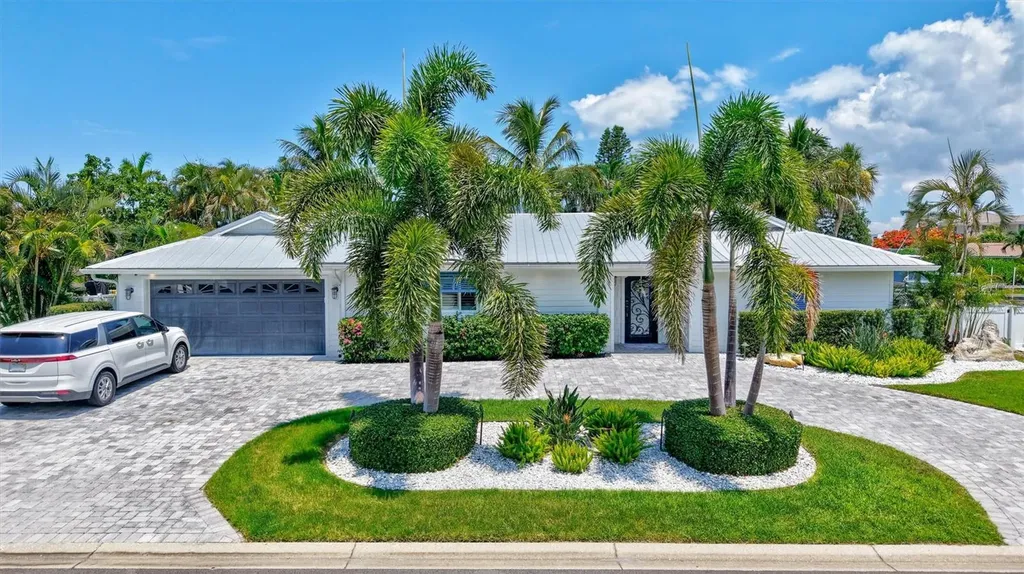571 Ranger Lane Longboat Key FL 34228
