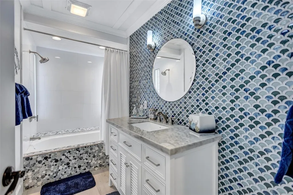 571 Ranger Lane Longboat Key FL 34228
