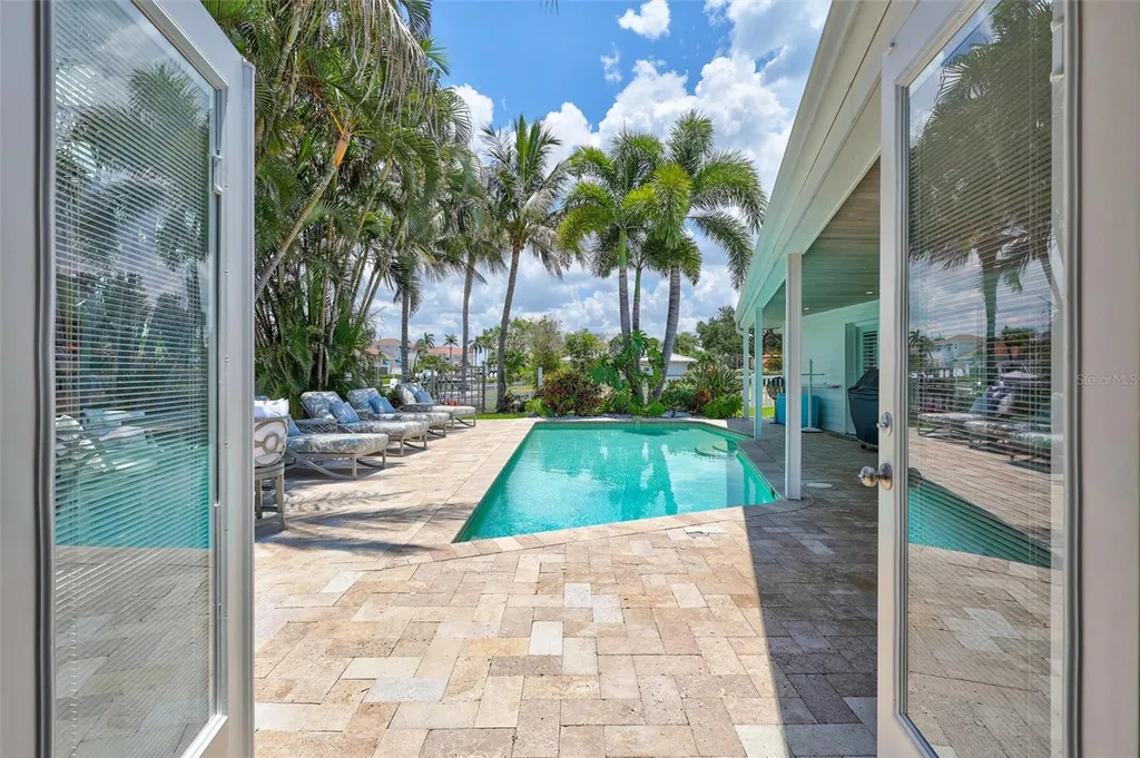 571 Ranger Lane Longboat Key FL 34228