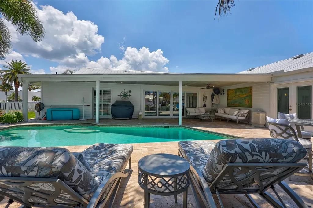 571 Ranger Lane Longboat Key FL 34228