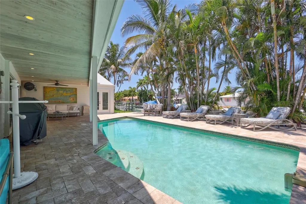 571 Ranger Lane Longboat Key FL 34228